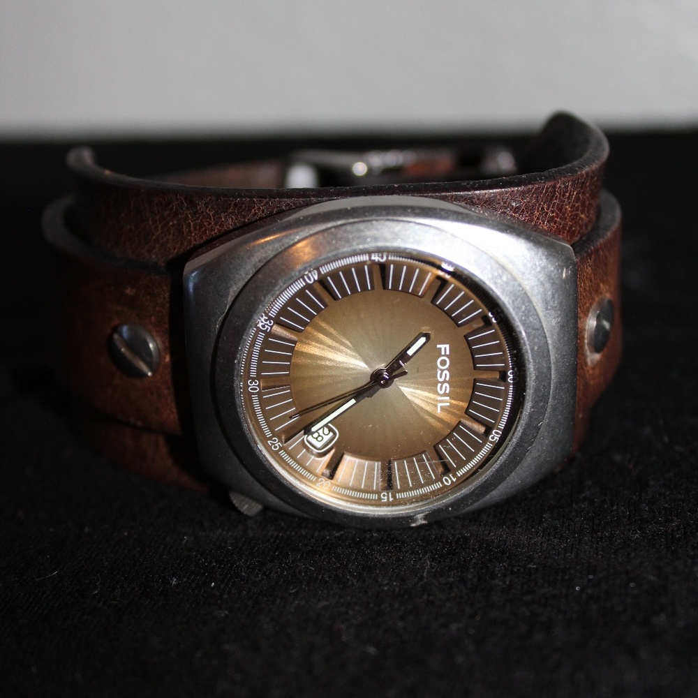 Men’s Fossil Watch with Leather Band
